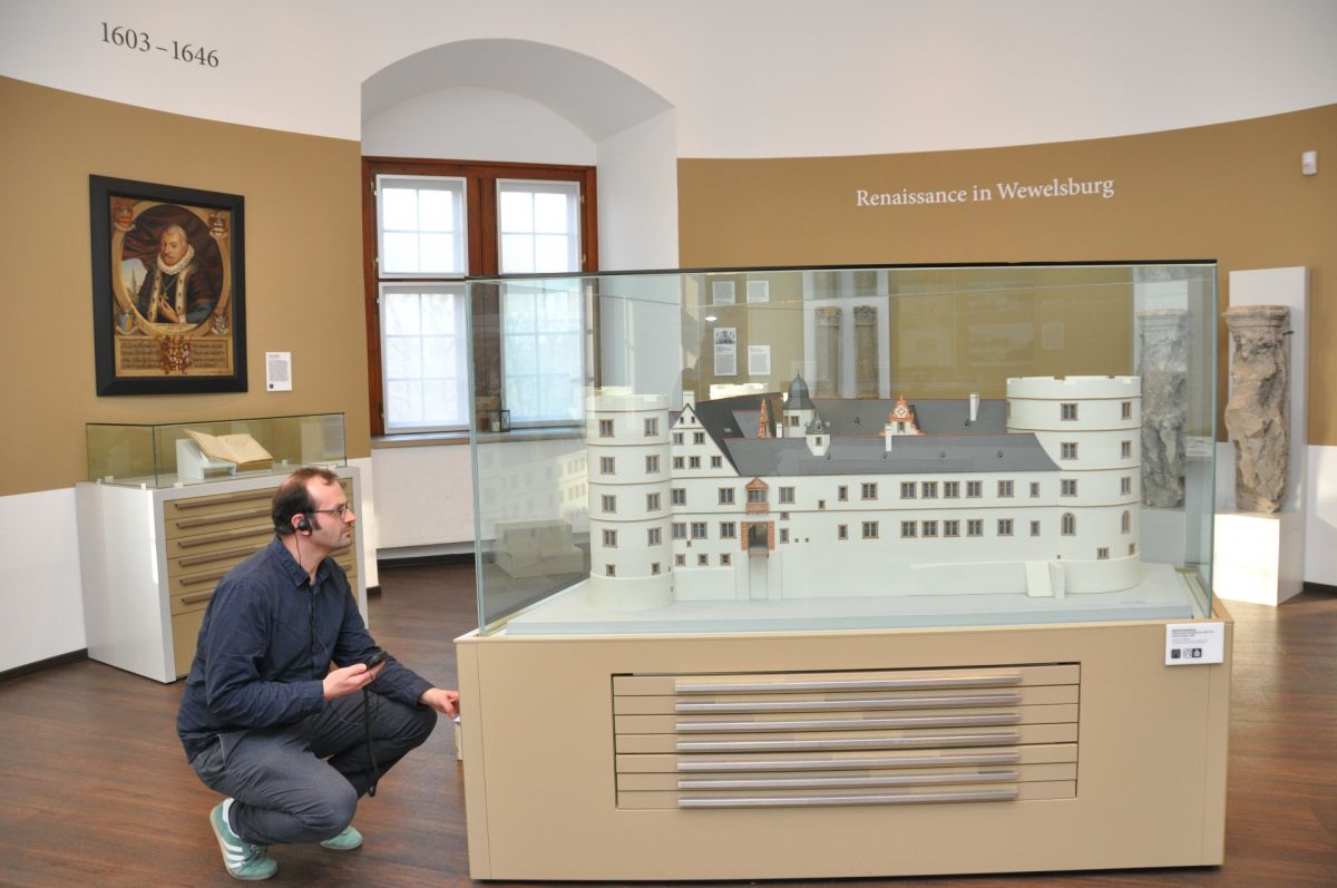 Die Wewelsburg individuell mit Audioguides entdecken: Historische Museum des Hochstifts Paderborns mit zwei Rundgängen für Erwachsene und Kinder